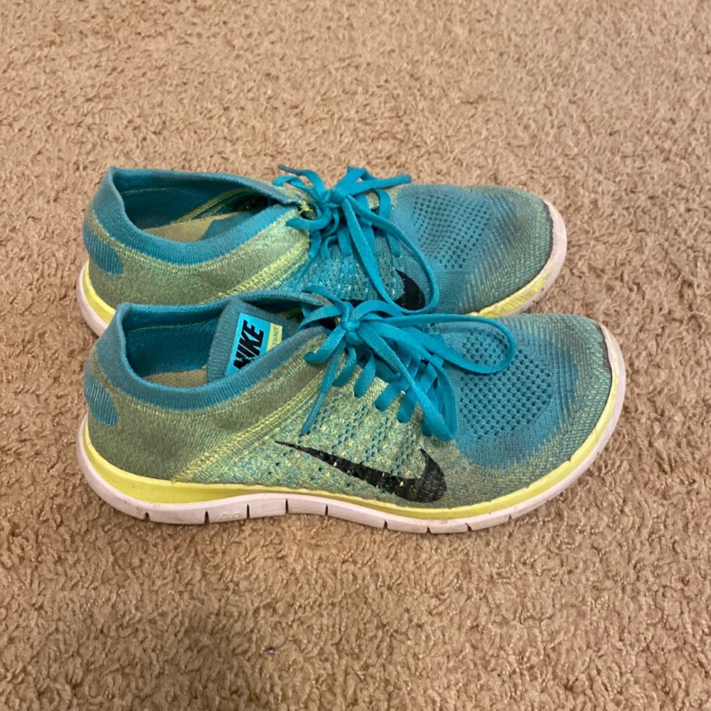 Nike Flyknit Free 4.0 Size 8